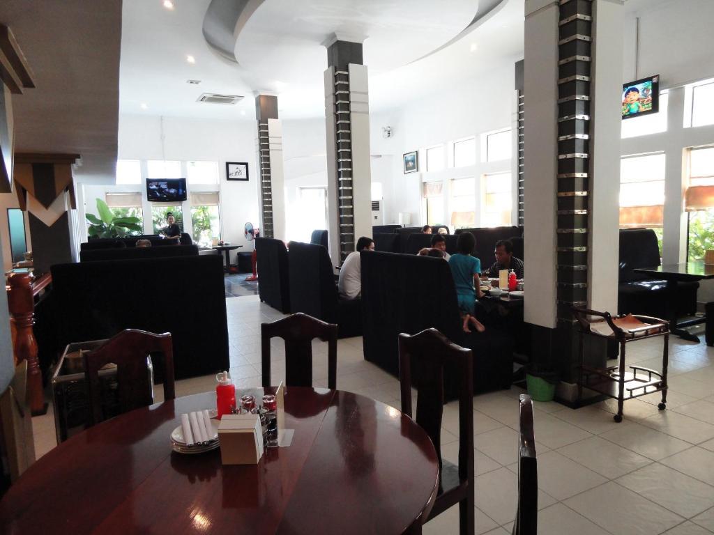 Trasak Pa-Em Hotel & Restaurant Phnompen Kültér fotó