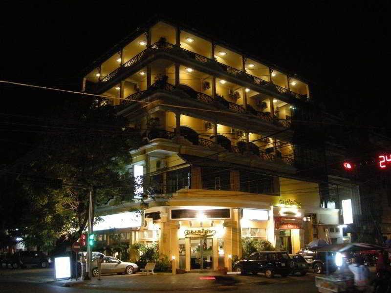 Trasak Pa-Em Hotel & Restaurant Phnompen Kültér fotó